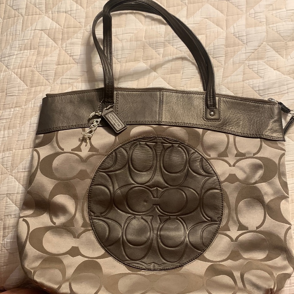 Coach F18335 Laura Signature Logo Tote Bag  Shopper Bag Khaki / brown